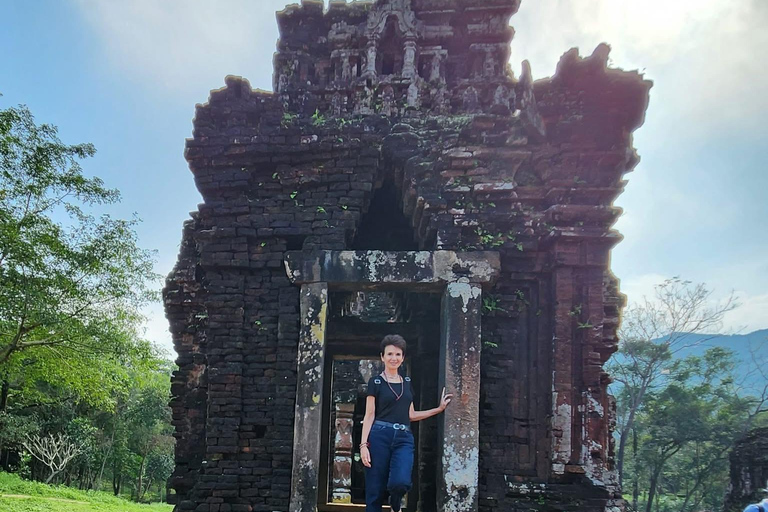 Hoi An: My Son Sanctuary Tour with Sunset Cruise Boat Ride