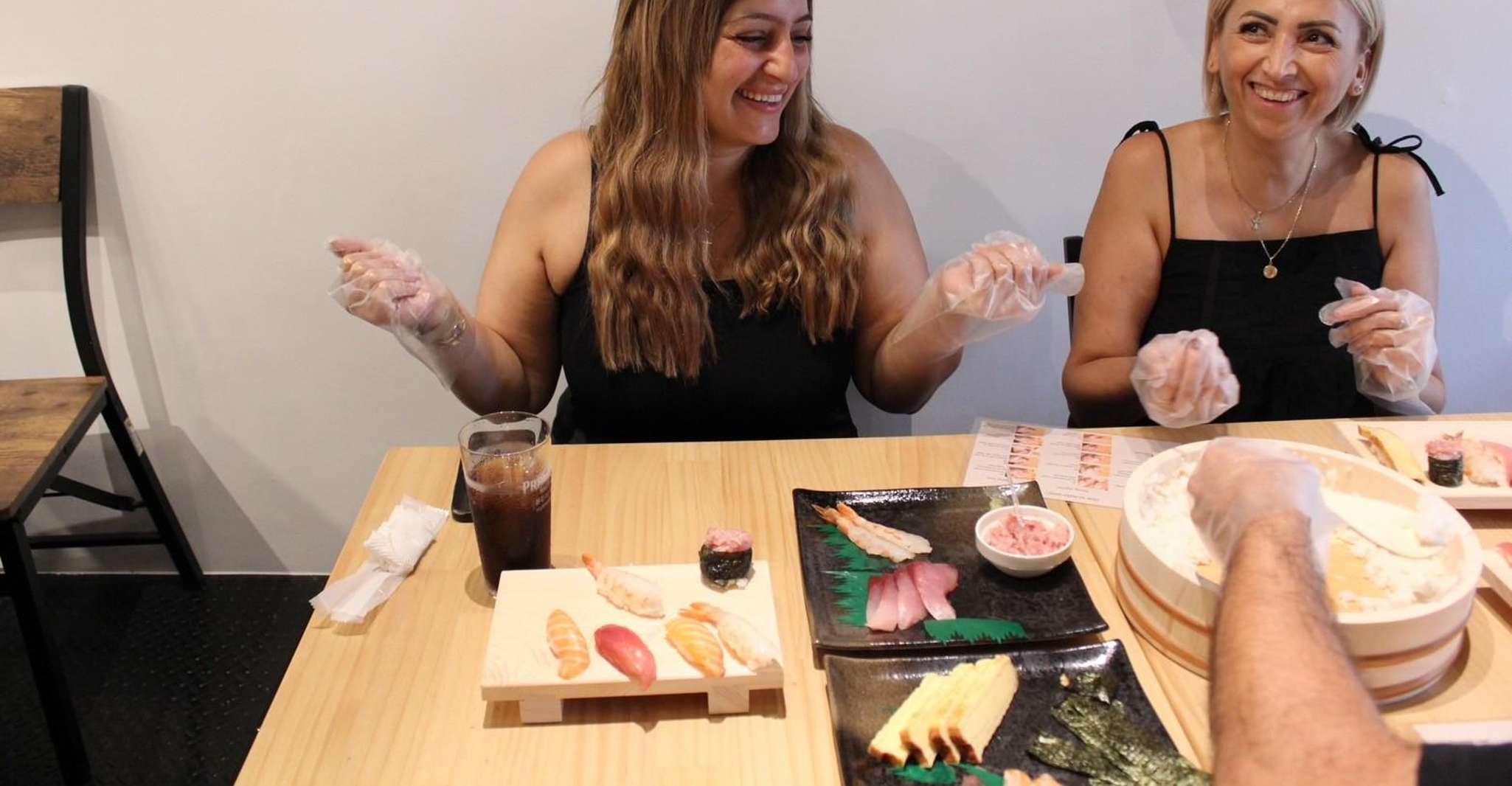 Osaka Dotonbori: Sushi Making Experience photo 15