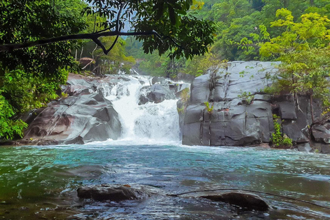 Depuis Hoi An : Hai Van Pass, Lang Co Bay, et Hue City Jeep ...