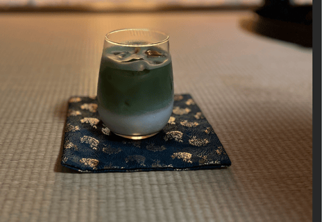 Cérémonie du thé【 matcha】 privée à Kyoto, accompagnée d'un latte au matchaCérémonie 【du thé】 privée à Kyoto avec matcha latte