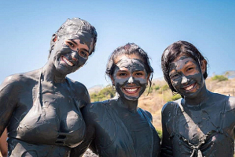 Cartagena, Colombia: Bathe in the mud volcano+beach+Lunch