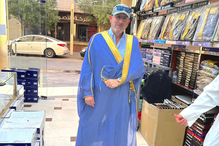 Riyadh: Cultural Guided City Tour & Historic Old Attractions Full-day shared group guided tour with Saudi lunch or dinner