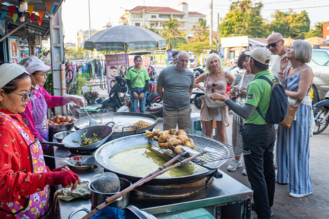 Phnom Penh: 3-Hour Street Food Tasting Tour Tuk Tuk Option + English Guide