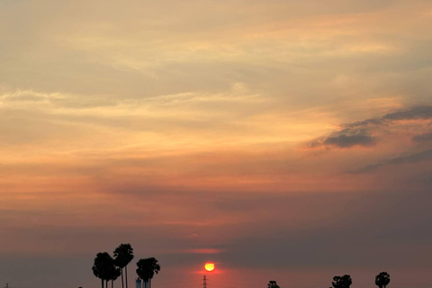 Kleingruppentouren zum Sonnenuntergang auf dem LandeDeine Touren sind inklusive Reiseleiter, Fahrrad, Tuk Tuk und Fahrer