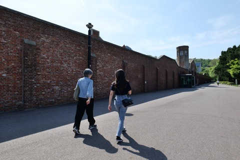 Seul: Wycieczka po historycznym miejscu więzienia Seodaemun z lokalnym ekspertemMroczna wycieczka po Korei: więzienie Seodaemun