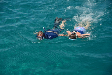 Sosúa: Catamaran Cruise with Snorkeling, Open Bar & Lunch