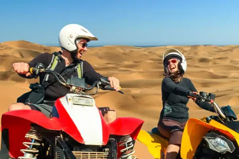 Doha: Quadfahren, Dünenbashing, Kamelreiten & Sandboarding