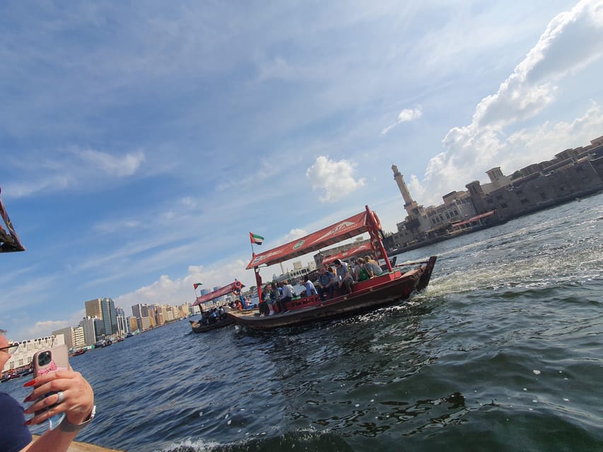 Oud Dubai Wandeltocht door de Souks & Dubai Creek Boottocht GetYourGuide