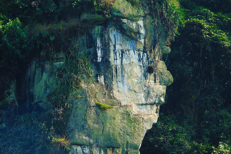 Cerro Tusa: Senderismo hasta la cima de la pirámide natural más alta