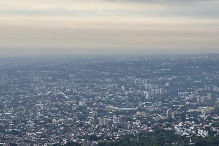 Cali : Ascension guidée de la colline des 3 croixAscension guidée de la colline des 3 croix