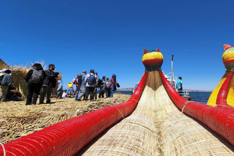 Puno : Excursion d&#039;une demi-journée aux îles flottantes Uros