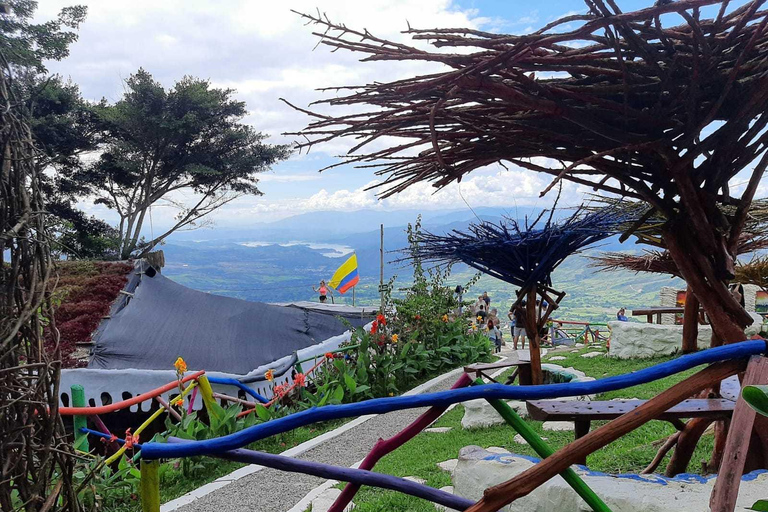 HUILA VIEWPOINTS MANO DEL GIGANTE