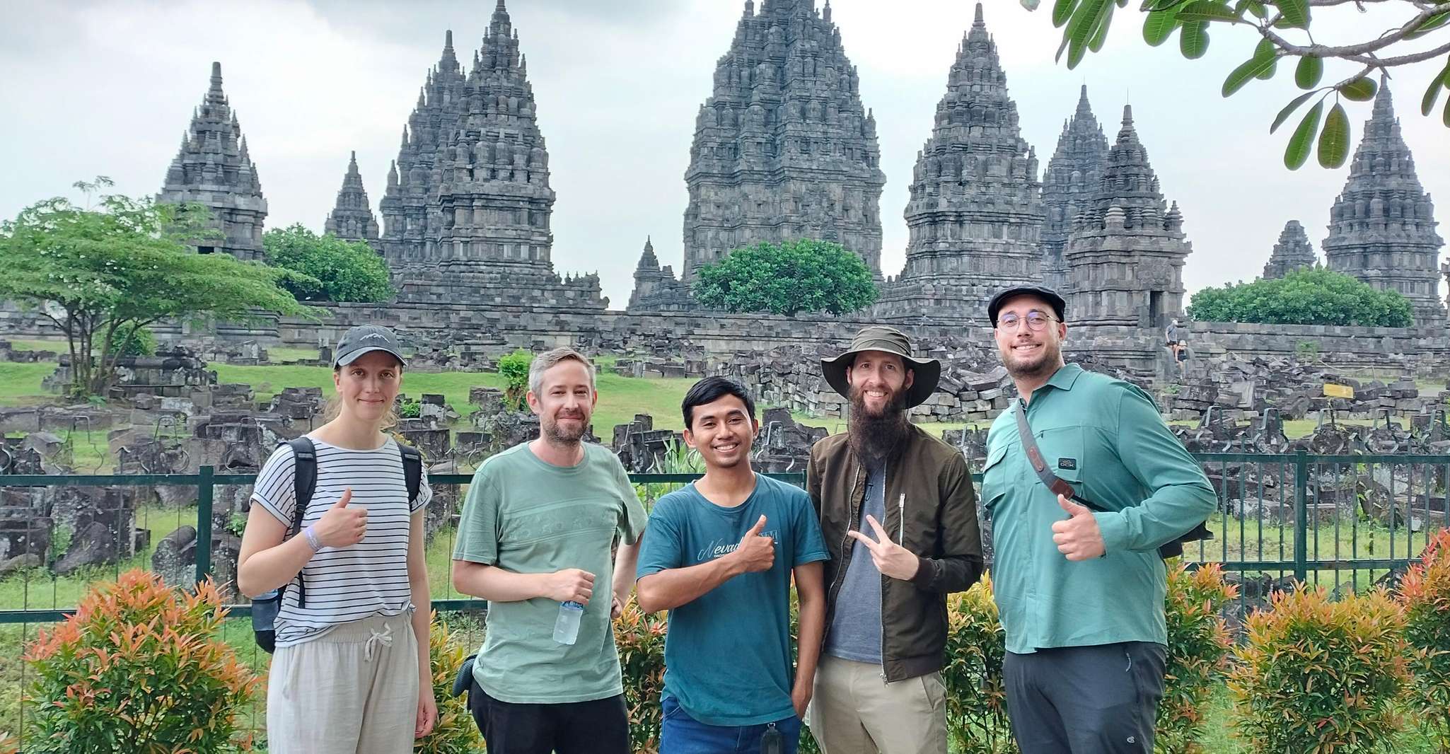 Yogyakarta: Borobudur Sunrise & Prambanan Guarantee Climb up photo 7