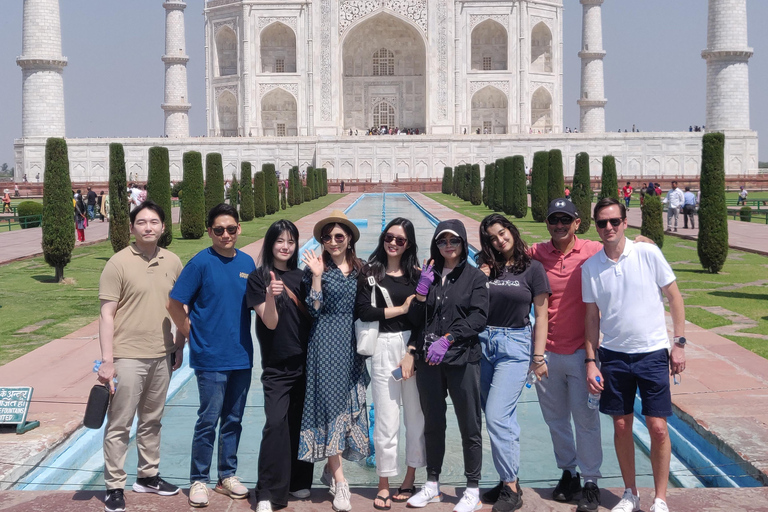 Taj Mahal Sunrise Skip-the-Line Express Entry Ticket & Guide Agra: Taj Mahal Tour with Private Guide Only