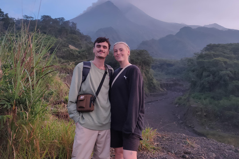 Yogyakarta: Sonnenaufgang Mt.Merapi Lava Tour mit dem Jeep