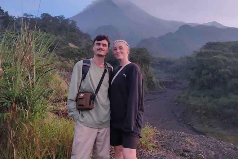 Yogyakarta: Sonnenaufgang Mt.Merapi Lava Tour mit dem Jeep