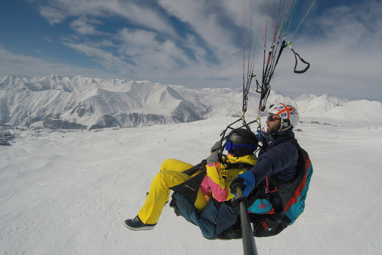 Georgia: Paragliding tandem flight in Gudauri with video Georgia: Paragliding flight in the mountains and video of it