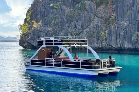 Inselhopping auf Coron: mit dem privaten Doppeldeck-Partyboot