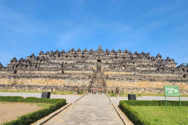 Yogyakarta: Soluppgång vid Borobudur Halvdagstur med upphämtning