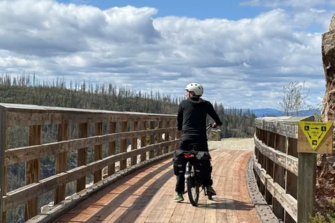 Kelowna: E-Bike Rental with In-App Navigation Guide