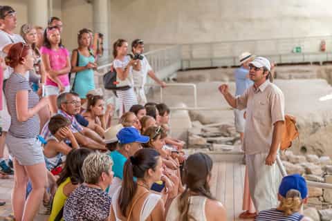 Santorini: Traditional Sightseeing Bus Tour with Oia Sunset