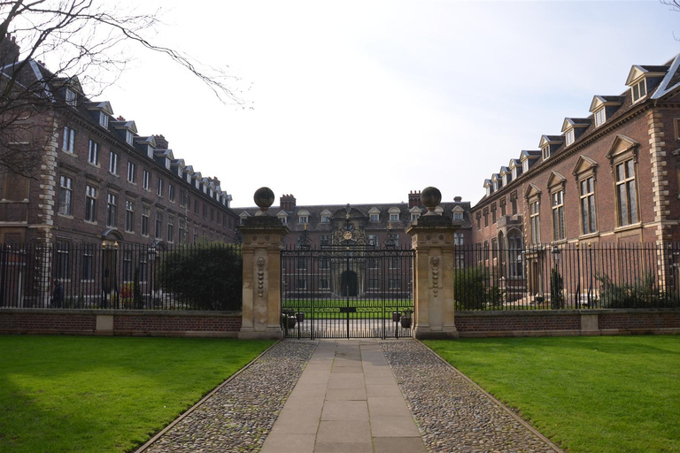 Mandarin: Private Tour of Cambridge with Student Guide