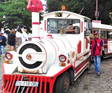 Paris: Montmartre Train Ride w/ Optional Seine River Cruise