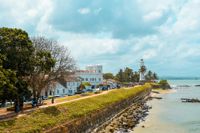 The Five-Star Galle Fort Walk with an Academic