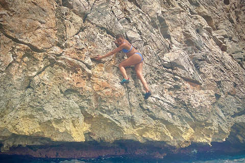 Granada: Deep Water Soloing in Calahonda Pier