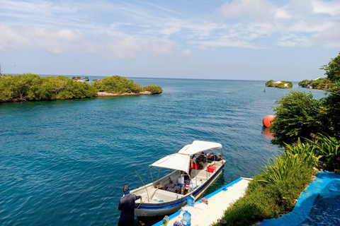 Rosario Islands: 5 Golden Islands Tour with Encanto Explorer Rosario Islands: 5 Islands Golden Charm Explorer Tour