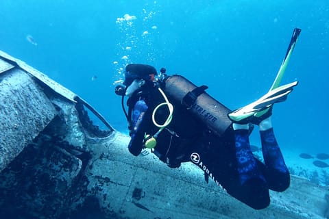 Tahiti: Certification plongée niveau 1 ANMP en 2 jours avec repas tahitien.