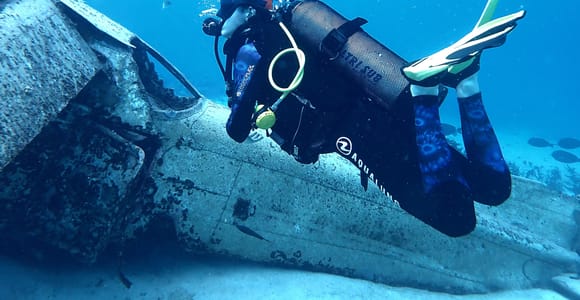 Tahiti: ANMP Level 1 Diving Certification in 2 Days, including Tahitian Meal.