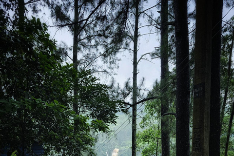 康提：兰博达瀑布和普纳瀑布，以及安布鲁瓦瓦天空塔日落康提：兰博达瀑布和普纳瀑布，以及安布卢瓦瓦天空塔日落之旅