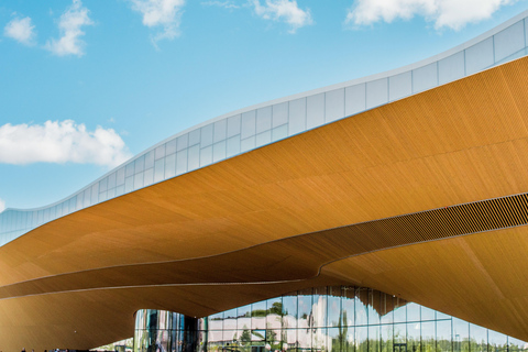 赫尔辛基：私人机场接送服务 + 1小时城市亮点之旅