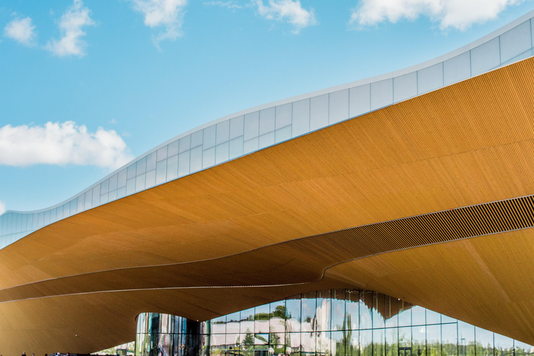 赫尔辛基：私人机场接送服务 + 1小时城市亮点之旅