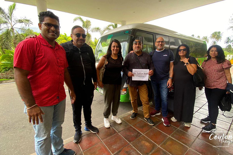 Traslados privados del Aeropuerto de Colombo (CMB) a BentotaTraslado Privado - Mini Bus