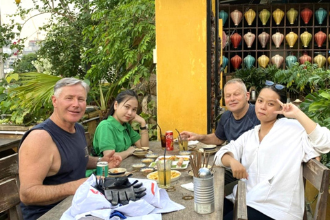 Cyclo Tour and Local Street Food Delights