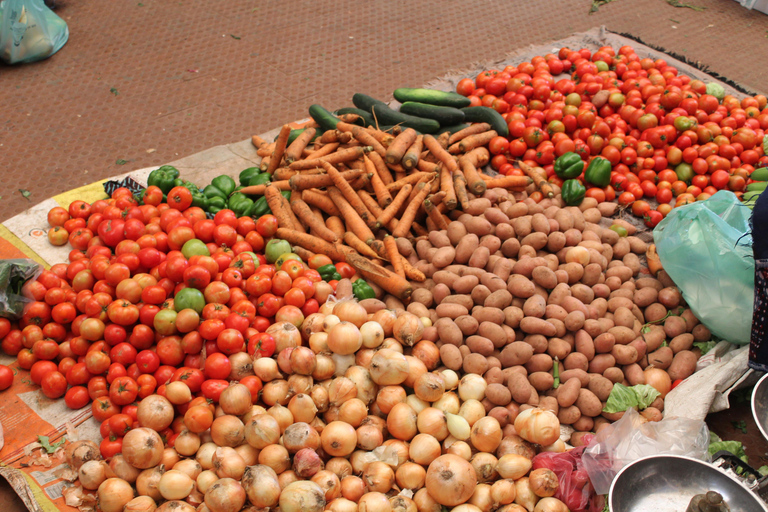 From Praia: Guided tour of Praia, Rua d'Arte & Cidade Velha. Private: Guided tour of Praia, Rua d'Arte & Cidade Velha.