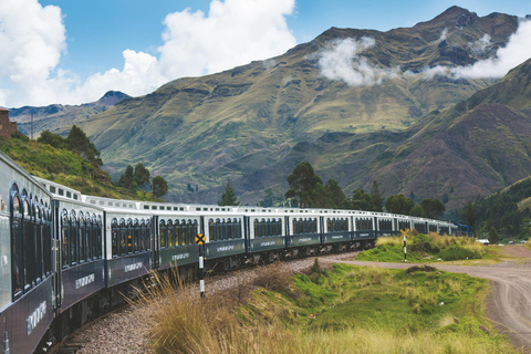 Luxury train to Lake Titicaca with overnight on board