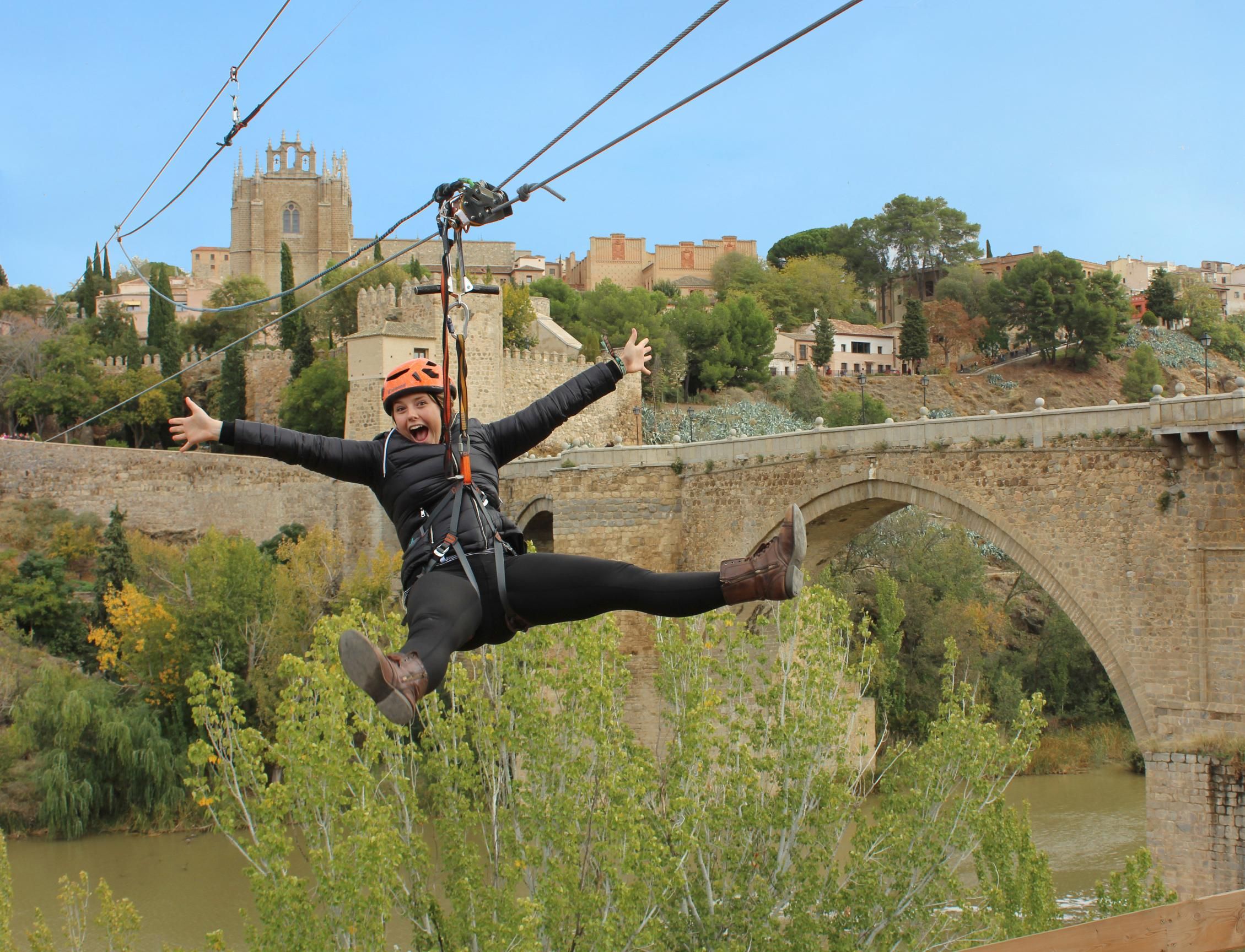 Fliege über Toledo: Städtische Zipline über dem Tajo
