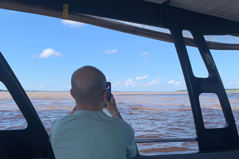 Manaus: Meeting of the Waters Private Bootstour