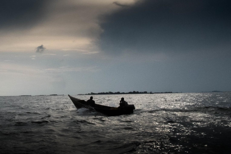 Entebbe: Excursión por la Línea del Ecuador y paseo en barco al atardecer por el lago ...