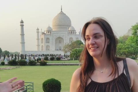 From Delhi: 2-Days Agra Tour with Taj Mahal & Fatehpur Sikri