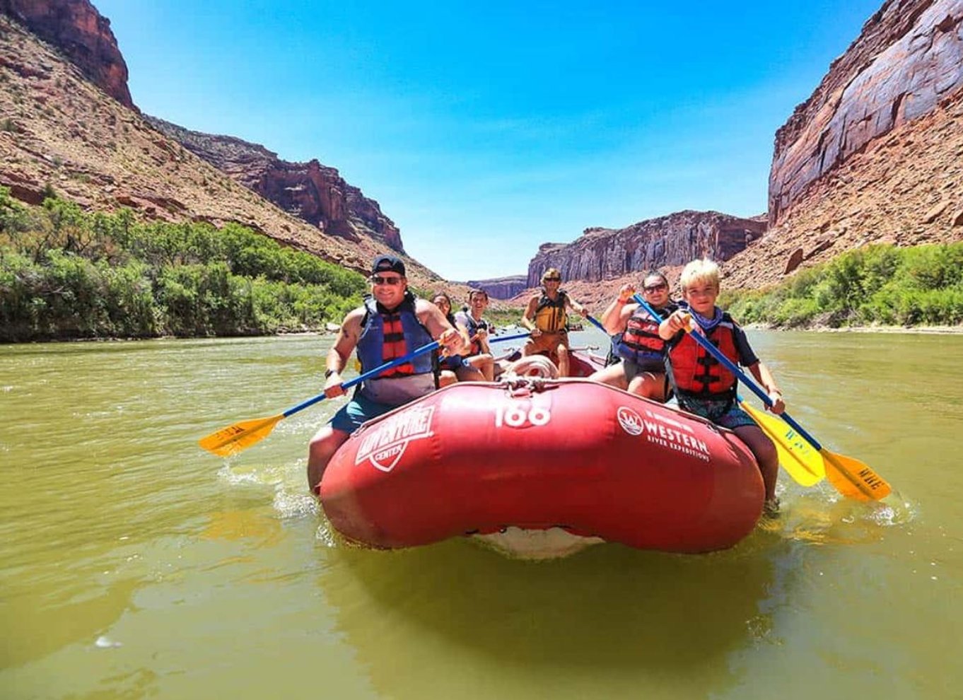 Moab: Rafting på Colorado River midt på dagen med BBQ-frokost