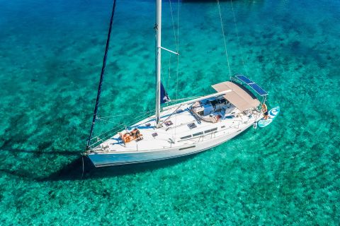 Iraklion: Dia Island Sailboat Cruise with Swimming and Meal: Dia Island Sailboat Cruise with Swimming and Meal