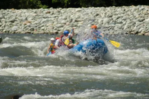 Ecuador: Día completo de rafting en el río Jatunyacu