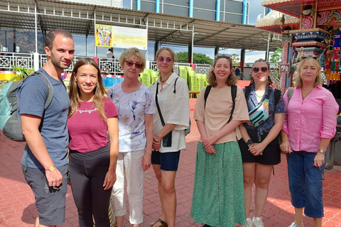 Walk and Explore Colombo City: Guided Walk with Food Tasting