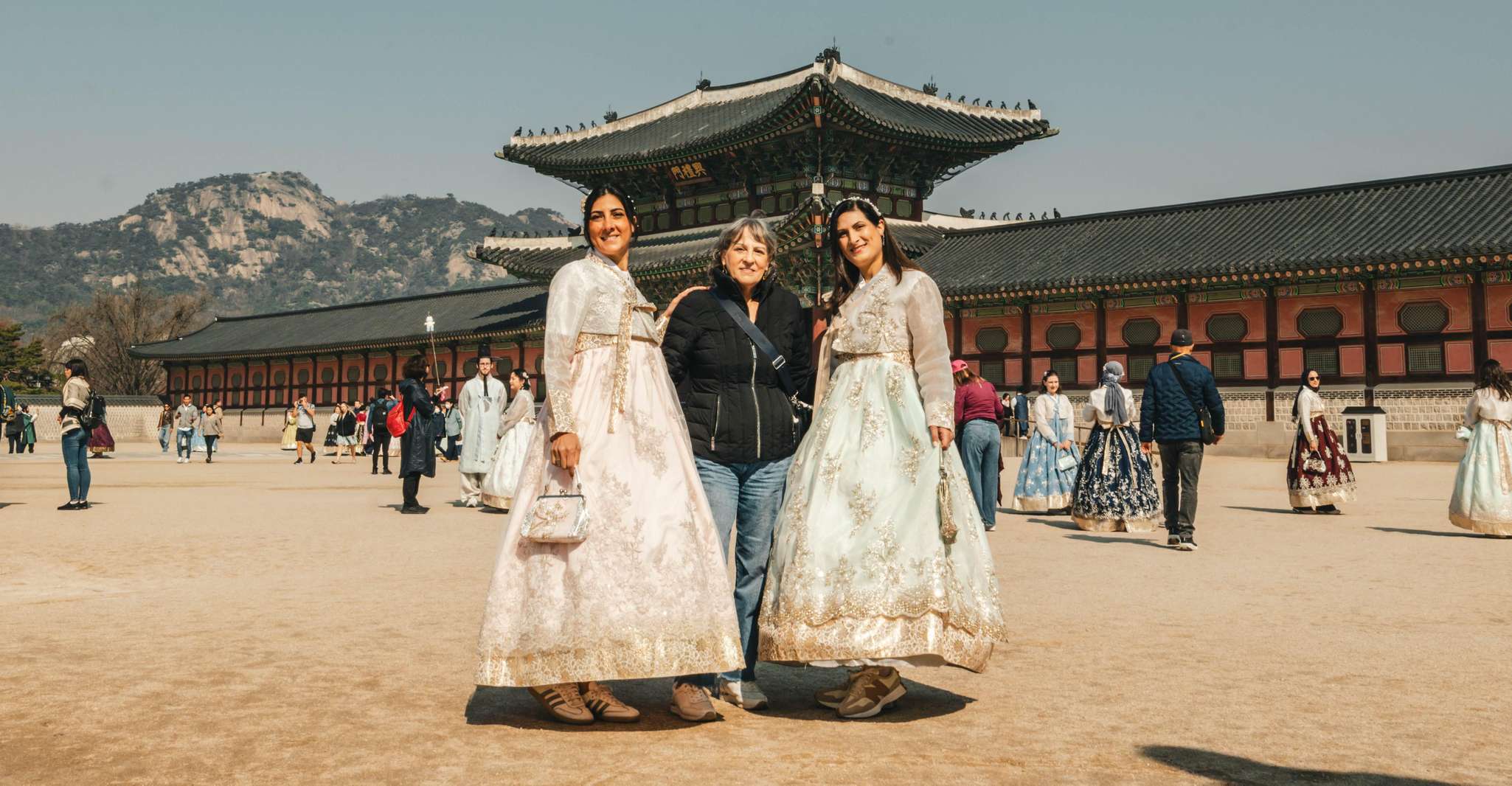Seoul: Half-Day City Highlights & Palace Tour with Hanbok