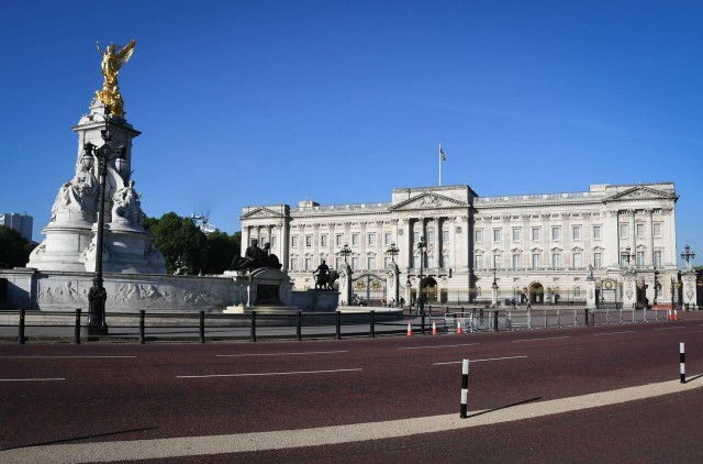 London: Full Royal Tour and Buckingham Palace Entry Ticket