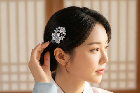 Seoul: Mother-of-Pearl Jewelry Workshop & Photo Session Bundle (A+B): The Master Record (Frame & Accessory)